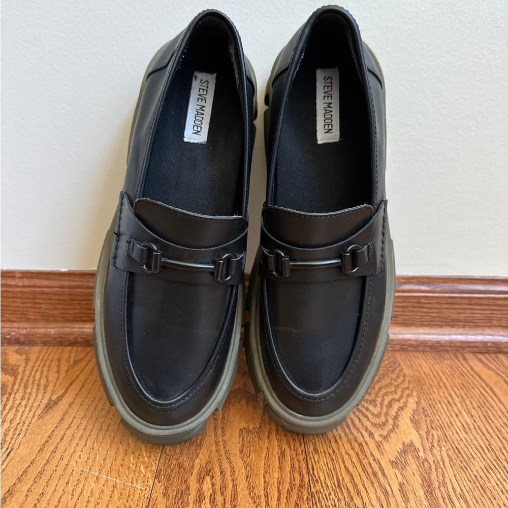 Steve Madden Black Loafers with Tan Soles - Picture 3 of 6